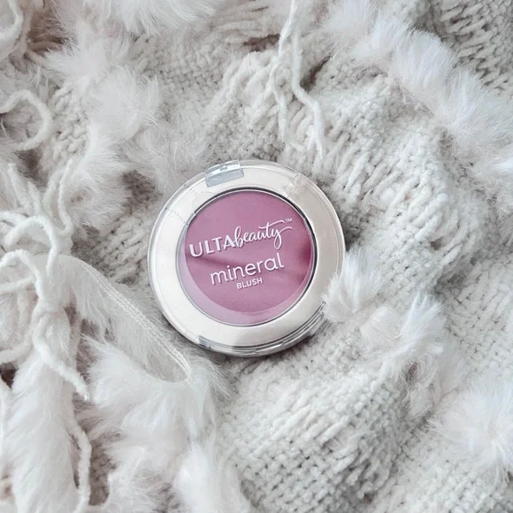 Assorted Makeup Lot - Picture 8 of 9